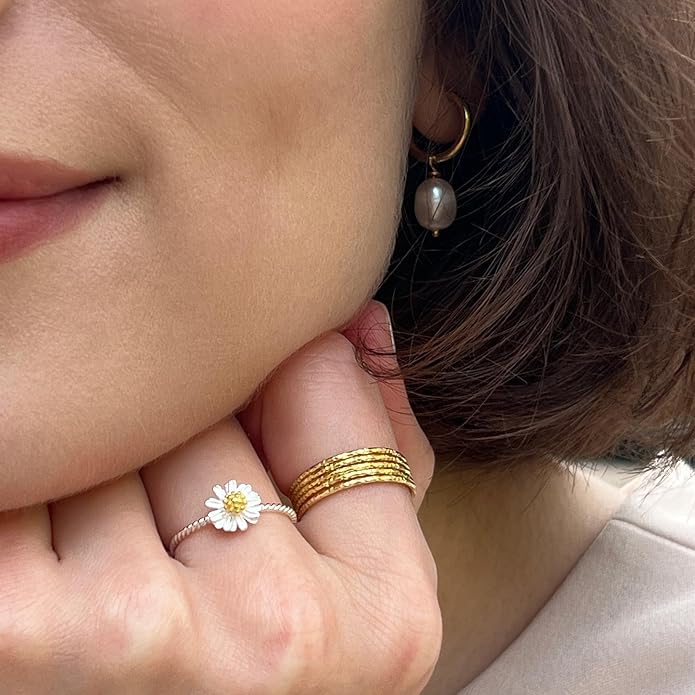 Silverly Sterling Silver Daisy Ring - Gold Plated 925 Silver Flower Rings for Women - Friendship Stacking Band - Nature Inspired Gifts for Daughter - Ladies Fine Jewelry - Spring Accessory