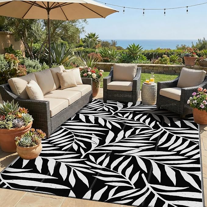 Smiry Outdoor Rug 5x8 ft, Waterproof Reversible Plastic Straw Rugs, Outdoor Area Rug with Leaf Pattern, Outside Floor Mat for Patio, Backyard, Deck, Picnic, Beach, Camping, Black & White