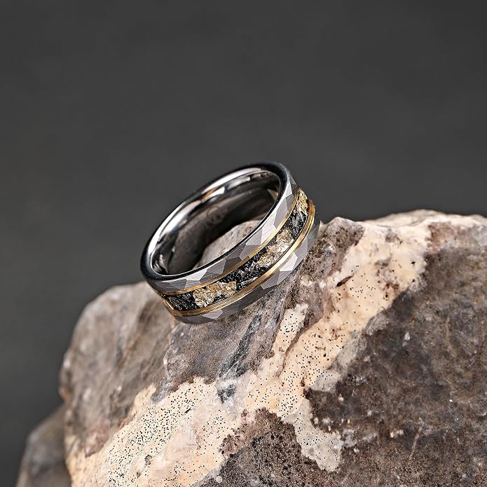 Mens Tungsten Carbide Wedding Bands 8mm Black Hammered Edge Gold Foil Inly Durable Scratch Proof Stainless Steel Cool Promise Ring for Him Comfort Fit
