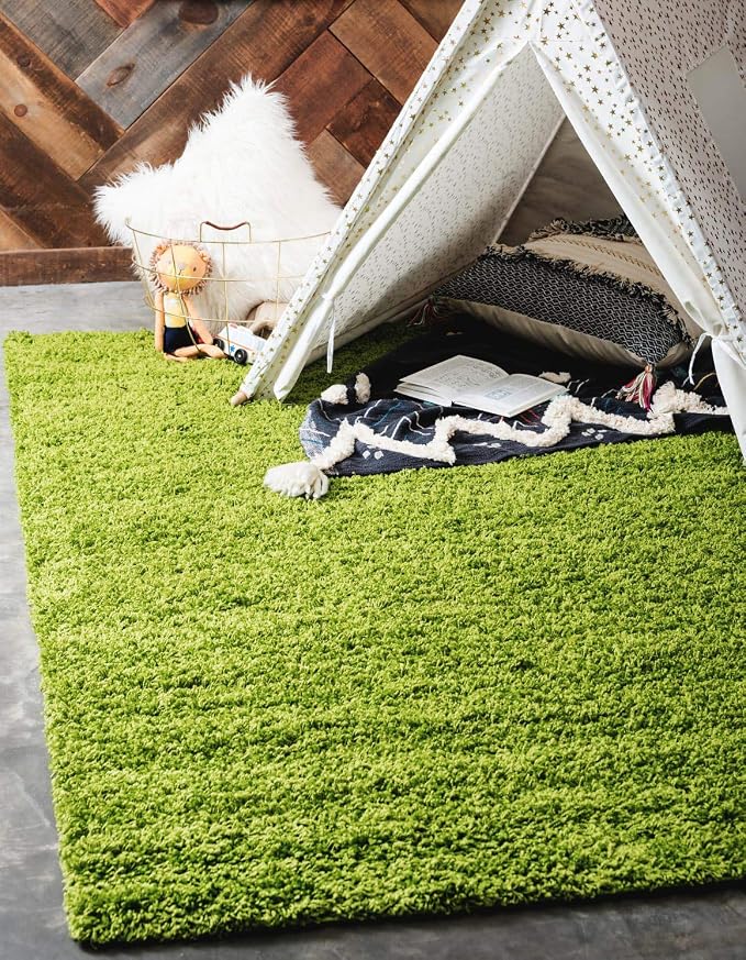 Unique Loom Solid Shag Collection Area Rug (2' x 3' 1" Rectangle, Grass Green)