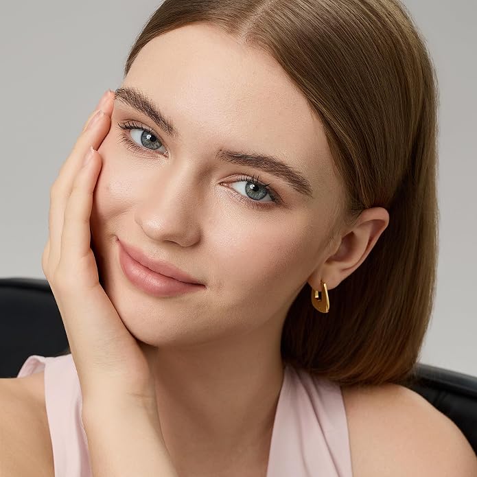FRUMOS 18K Gold Plated Chunky Hoop Earrings for Women Fashion Thick Gold Hoops Set Jewelry for Birthday Christmas Gifts