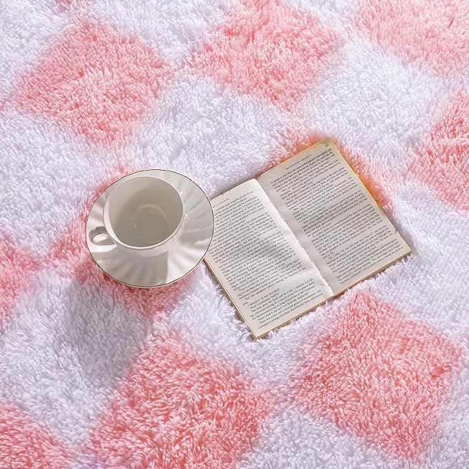 Pionblank Fluffy Area Rug for Bedroom 5x7, Modern Indoor Shag Carpet, Soft Plush Non Slip Checkered Rugs for Living Room Kids Room Home Decor, Pink and White