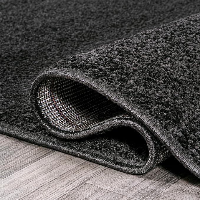 JONATHAN Y Haze Solid Low-Pile Black Indoor Area Rug 4x6, Coastal,Bohemian,Minimalist,Classic, Easy-Cleaning for Living Room,Bedroom,Kitchen,Pet Friendly,Non-Shedding (SEU100I-4)