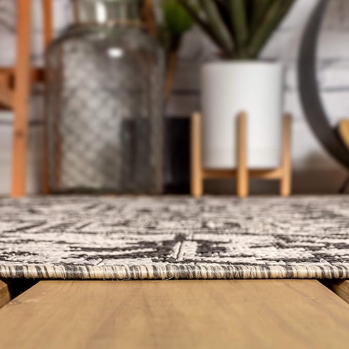 JONATHAN Y Boho Medallion Indoor Outdoor Round Area Rug 6 Ft Black/Gray, Estrella Textured Weave for Backyard, Patio, Porch, Easy-Cleaning, High Traffic, Pet-Friendly, Non-Shedding (SMB105D-6R)