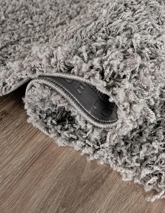 Unique Loom Solid Shag Collection Area Rug (4' 1" x 6' 1" Rectangle, Cloud Gray)