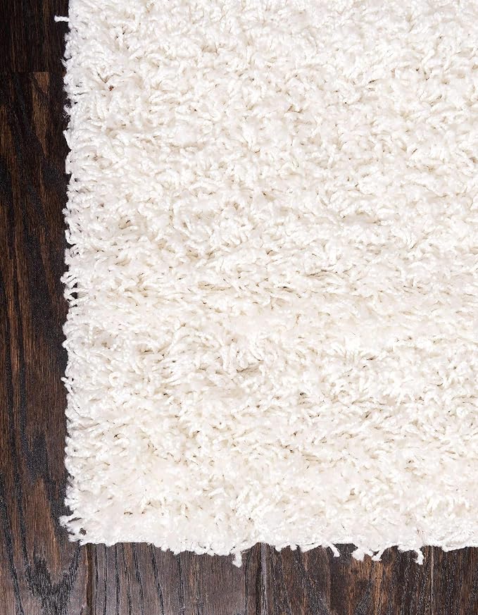 Unique Loom Solid Shag Collection Area Rug (7' 1" x 10' Rectangle, Snow White)