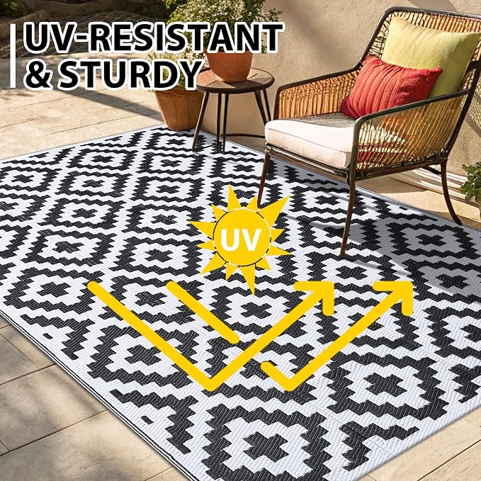 Smiry Waterproof Outdoor Rug 4x6 ft, Reversible Plastic Straw Patio Camping Rugs, Outdoor Indoor RV Mat Carpet for Patio, Outside Entry, Backyard, Deck, Bench, Picnic, Camper, Black & White