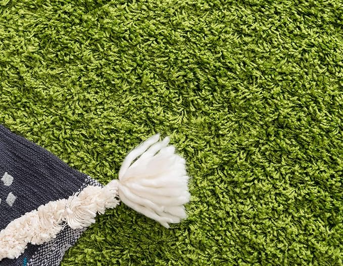 Unique Loom Solid Shag Collection Area Rug (2' x 3' 1" Rectangle, Grass Green)