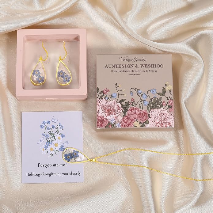 AUNTESIGN Forget-Me-Not and Queen Anne's Lace Pressed Wildflower Necklace | Birth Month Flowers Necklace | Gold/Silver Pressed Flower Jewelry | Mother's Day | Gift For Her