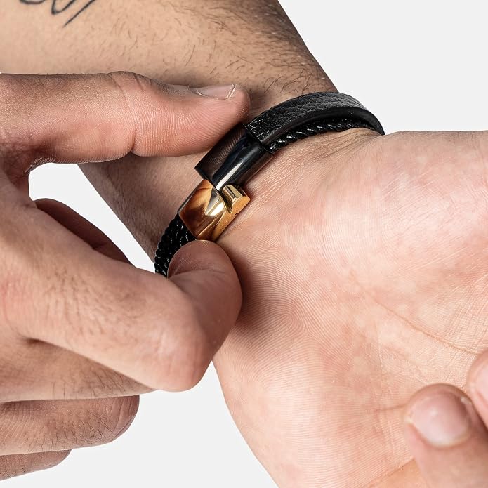 SERASAR | Premium Genuine Leather Bracelet [Glory] for Men in Black | Magnetic Stainless Steel Clasp in Silver and Gold | Exclusive Jewelry Box | Great Gift Idea