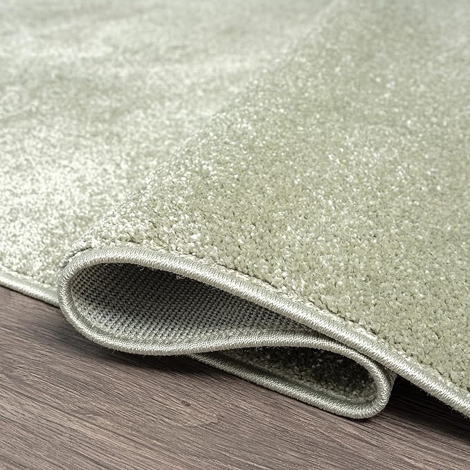 JONATHAN Y Haze Solid Low-Pile Green 5x8 Oval Indoor Area Rug, Coastal,Bohemian,Minimalist,Classic, Easy-Cleaning for Living Room,Bedroom,Kitchen,Pet Friendly,Non-Shedding (SEU100O-5OV)