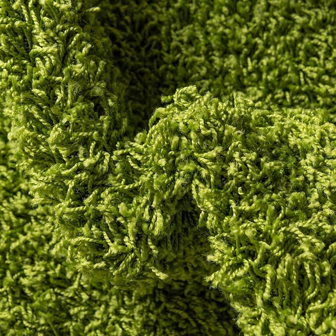 Unique Loom Solid Shag Collection Area Rug (5' 3" x 8' Oval, Grass Green)