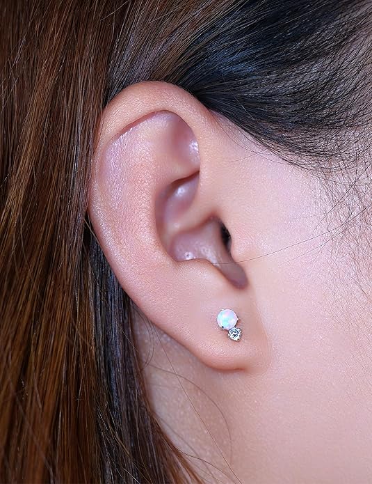 Limerencia 2Pcs 18g Titanium Internally Threaded Tragus Piercing Jewelry Nose Studs Flat Back Earrings Labret, Lip, Helix, Cartilage, Conch, Medusa Piercing for Women Men Sensitive Ears