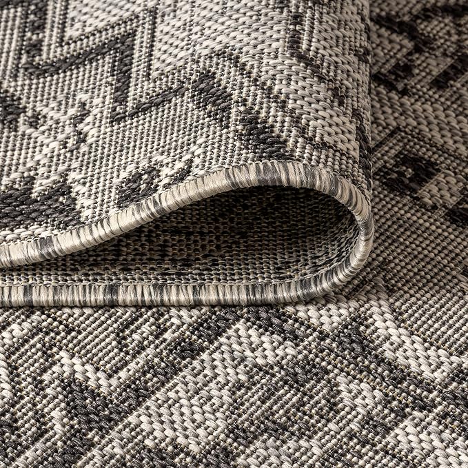 JONATHAN Y Boho Medallion Indoor Outdoor Square Area Rug 4X4 Black/Gray, Estrella Textured Weave for Backyard, Patio, Porch, Easy-Cleaning, High Traffic, Pet-Friendly, Non-Shedding (SMB105D-4SQ)