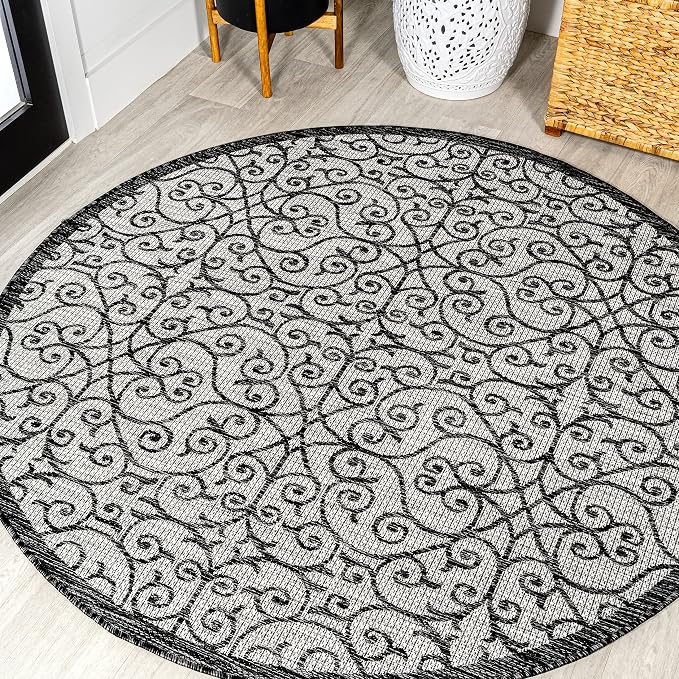 JONATHAN Y Vintage Filigree Indoor Outdoor Round Area Rug 5 Ft Light Gray/Black, Madrid Textured Weave for Backyard, Patio, Porch, Easy-Cleaning, High Traffic, Pet-Friendly, Non-Shedding SMB107E-5R