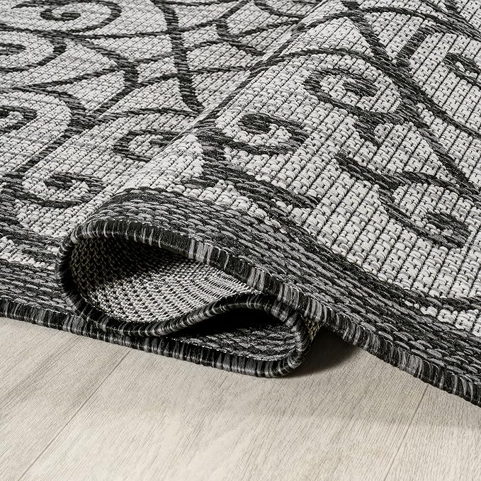 JONATHAN Y Vintage Filigree Indoor Outdoor Area Rug 5X8 Light Gray/Black, Madrid Textured Weave for Backyard, Patio, Porch, Easy-Cleaning, High Traffic, Pet-Friendly, Non-Shedding (SMB107E-5)