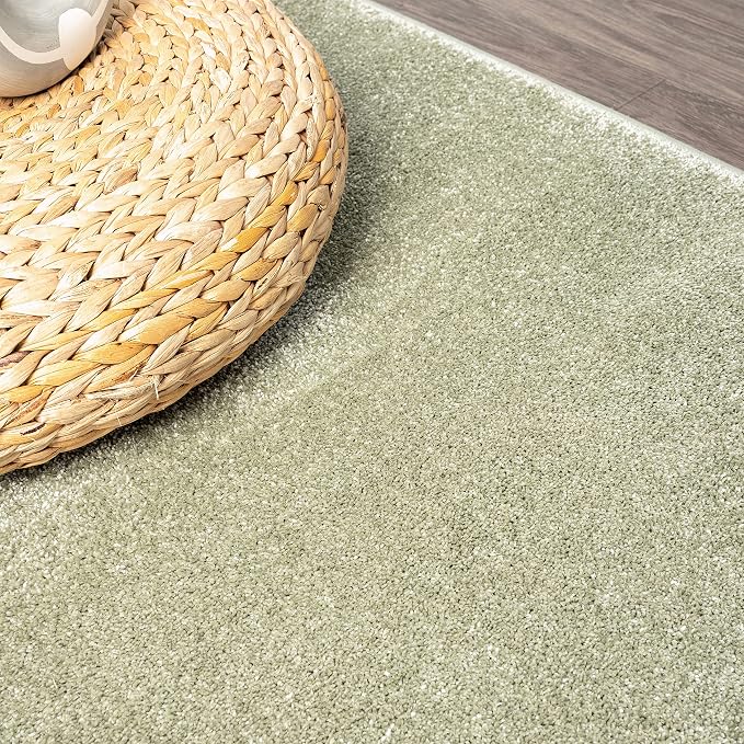 JONATHAN Y Haze Solid Low-Pile Green 9x9 Square Indoor Area Rug, Coastal,Bohemian,Minimalist,Classic, Easy-Cleaning for Living Room,Bedroom,Kitchen,Pet Friendly,Non-Shedding (SEU100O-9SQ)