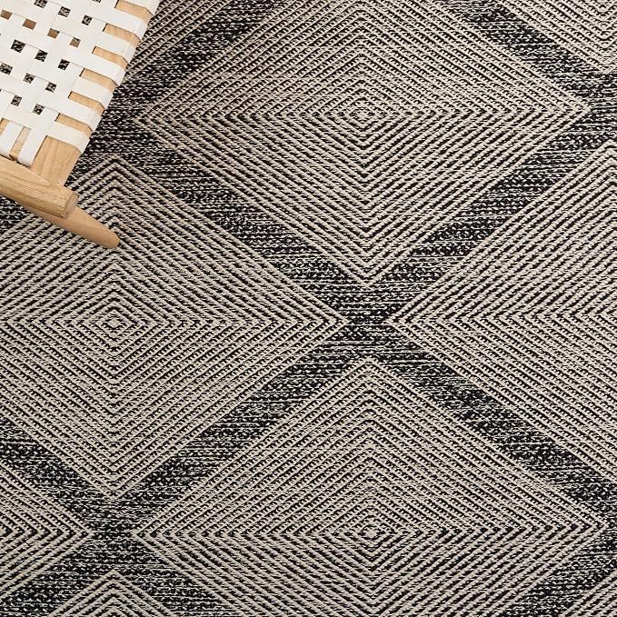SAFAVIEH Montauk Collection Area Rug - 10' x 14', Black, Handmade Cotton, Ideal for High Traffic Areas in Living Room, Bedroom (MTK821D)