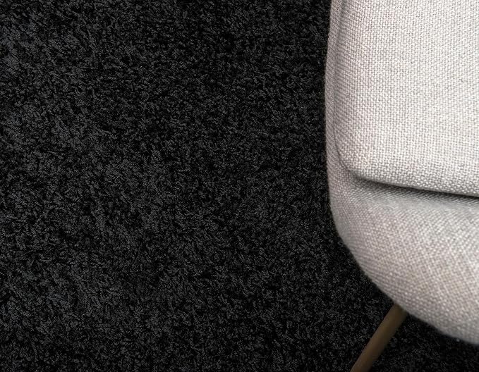 Unique Loom Solid Shag Collection Area Rug (2' 6" x 10' Runner, Jet Black) | Modern solid area rug for bathroom, hallway & mud room. Stain-resistant, easy-care, kid & pet friendly